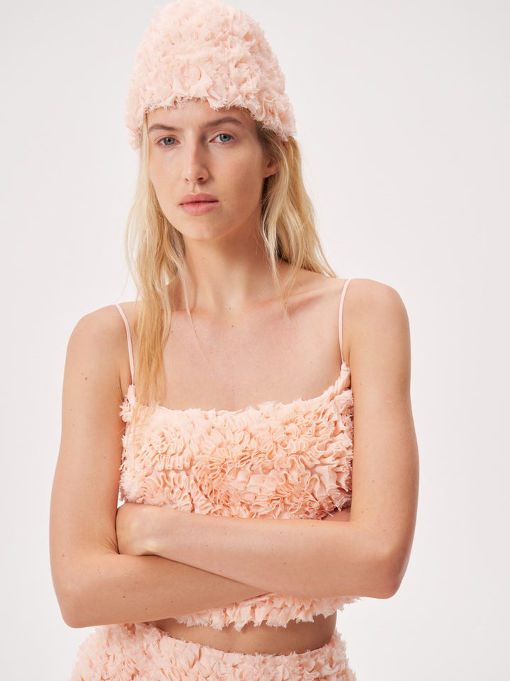 Головной убор из фактурной ткани