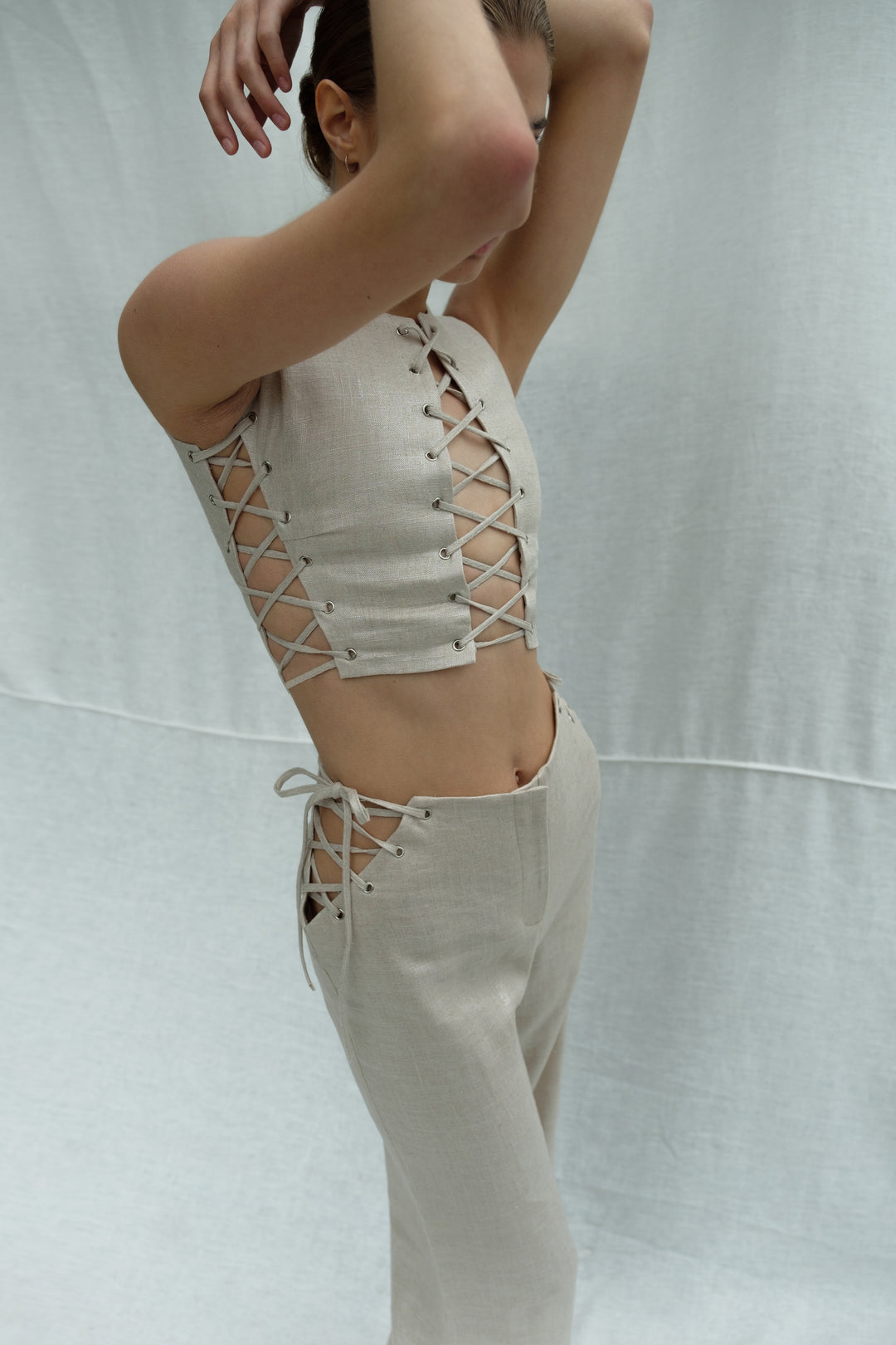 Брюки из льна на завязках