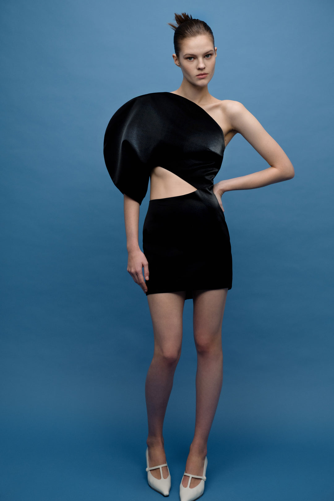 Платье из искуственной кожи