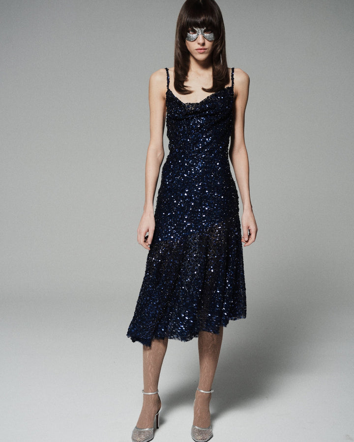Платье миди, расшитое бисером и пайетками