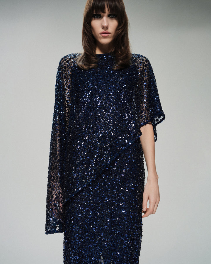 Кейп из ткани, расшитой бисером и пайетками