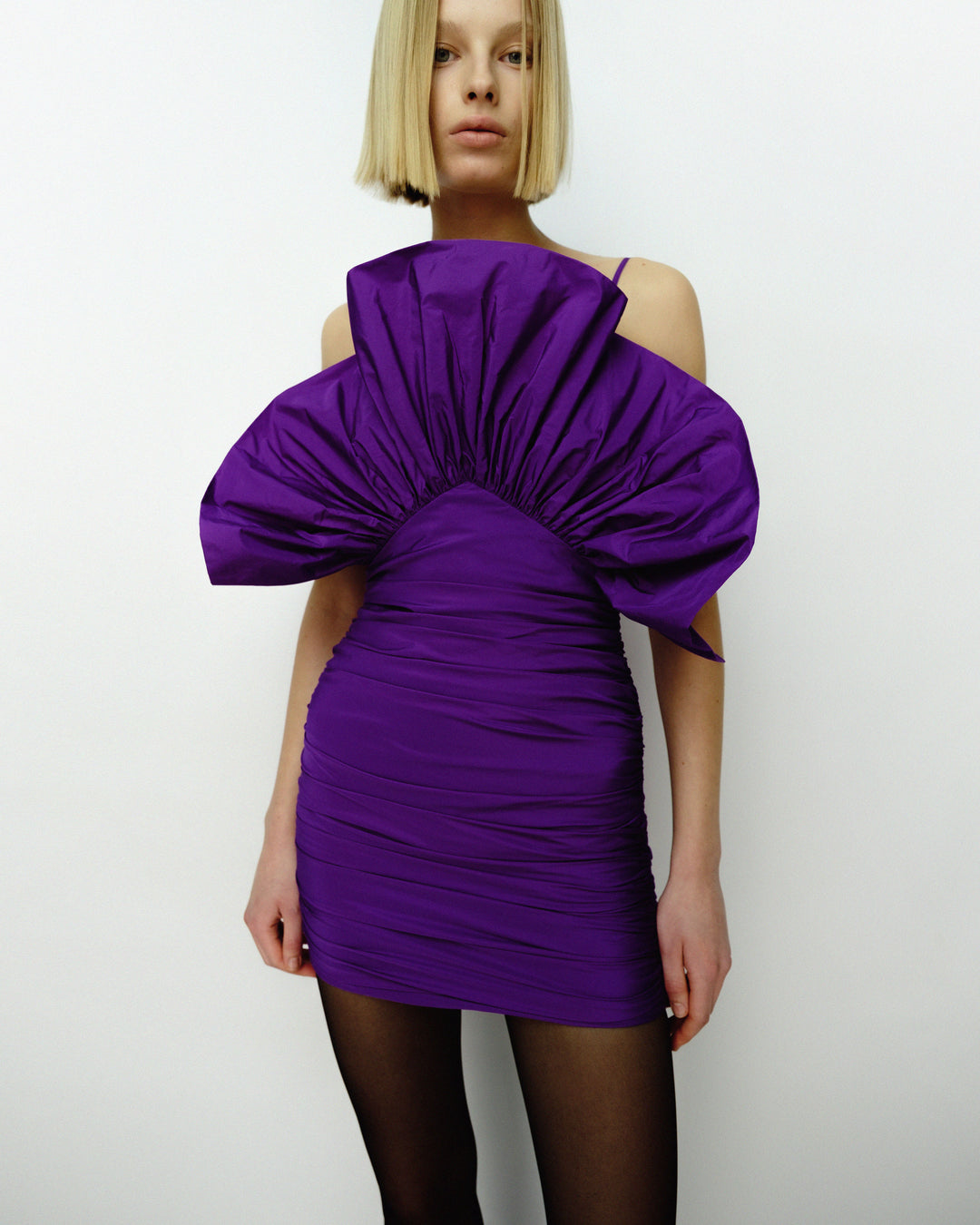 Мини платье из тафты