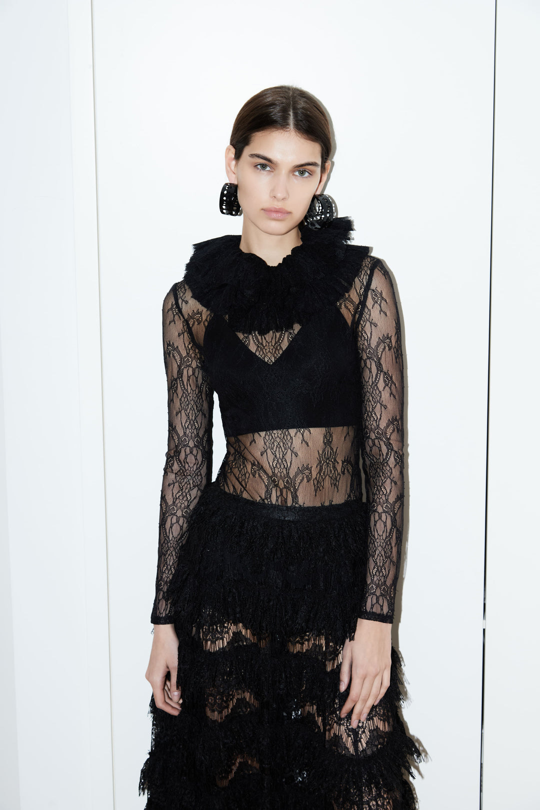 Черная юбка из кружева с нижней юбкой