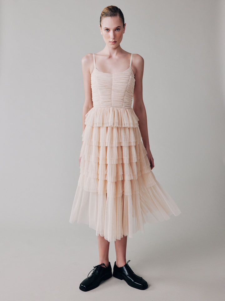 Платье с воланами из мягкой сетки гофре в горошек