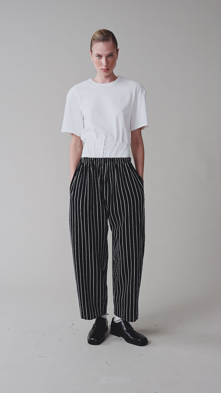 Футболка с подплечниками