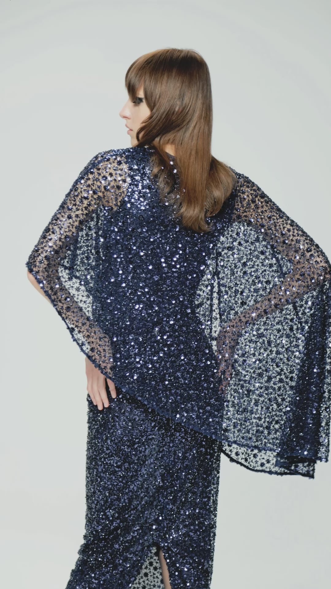 Кейп из ткани, расшитой бисером и пайетками