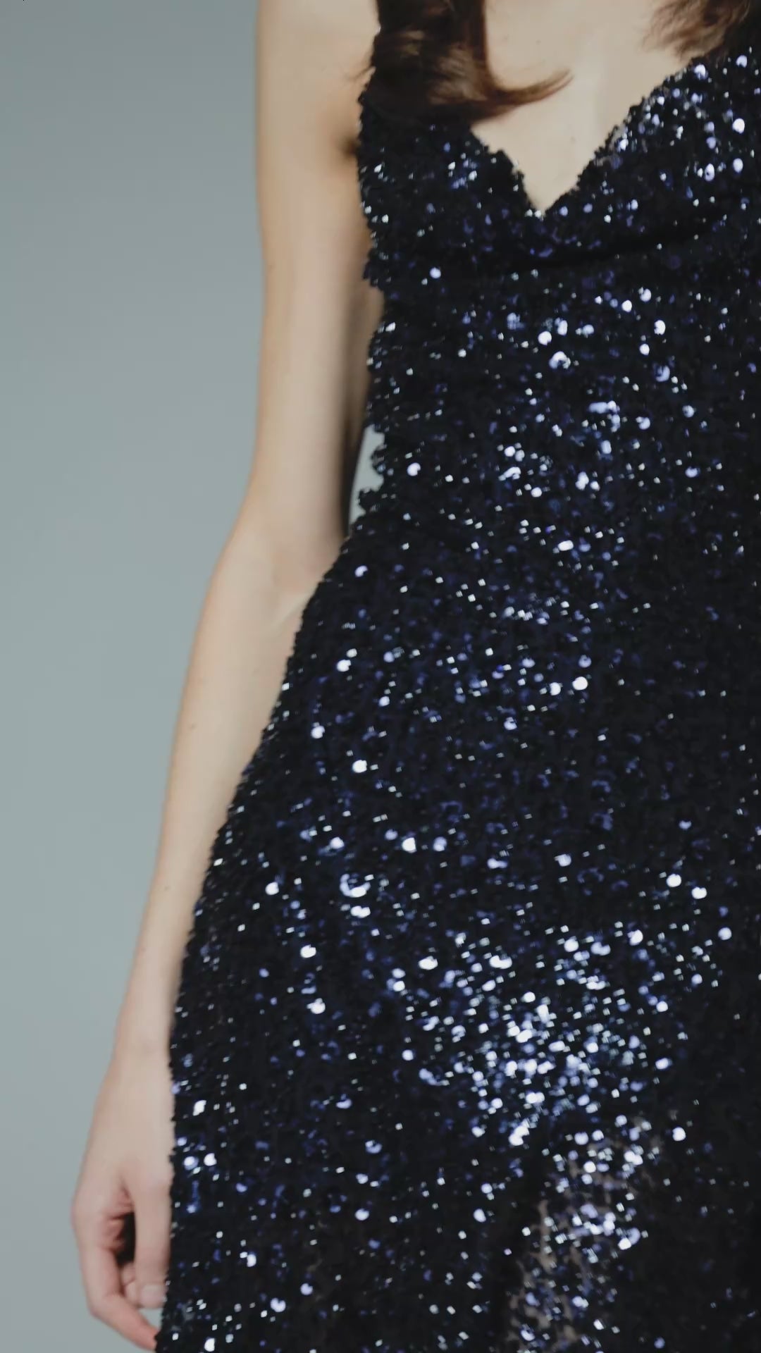 Платье миди, расшитое бисером и пайетками