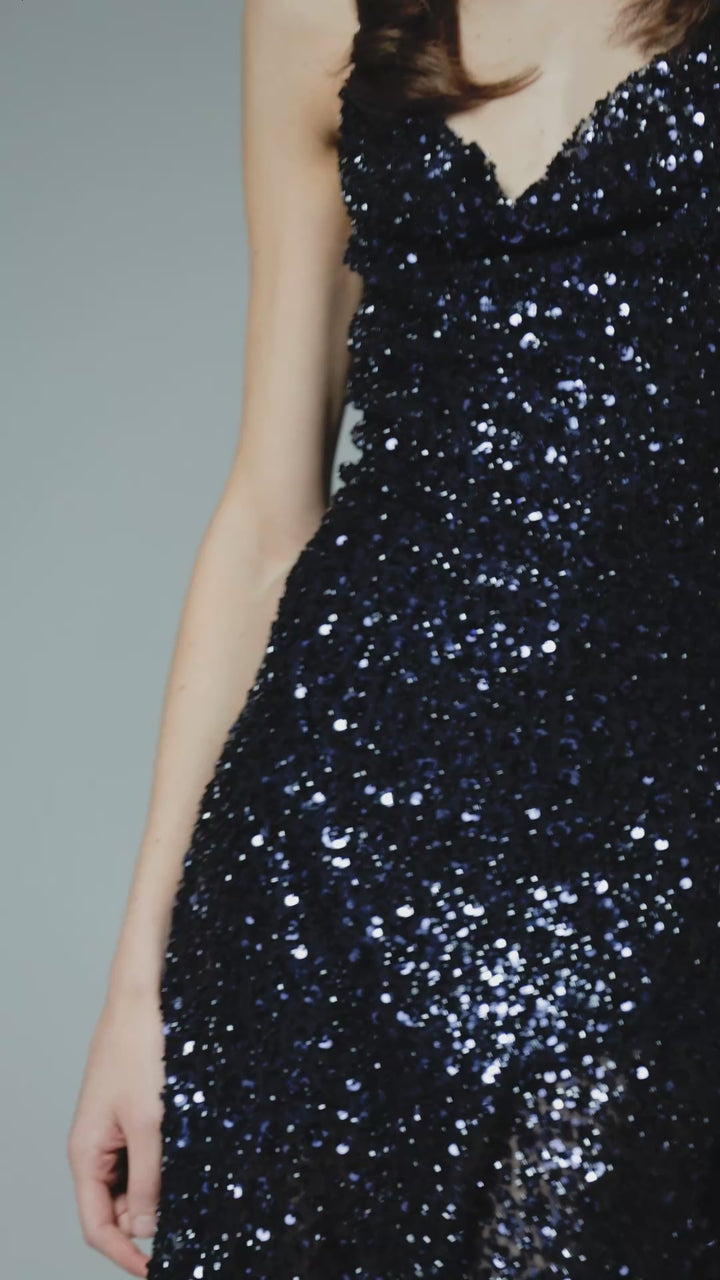 Платье миди, расшитое бисером и пайетками