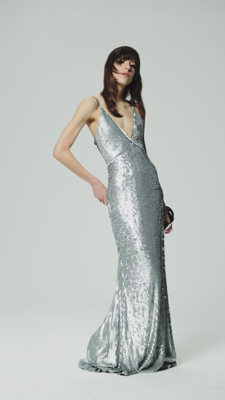 Платье в пол из ткани, расшитой пайетками