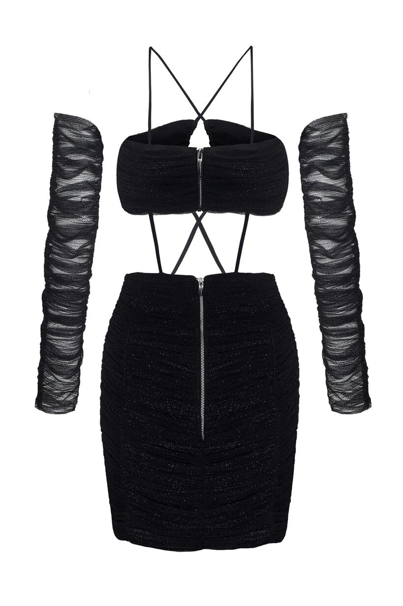 Платье из черной сетки с рукавами