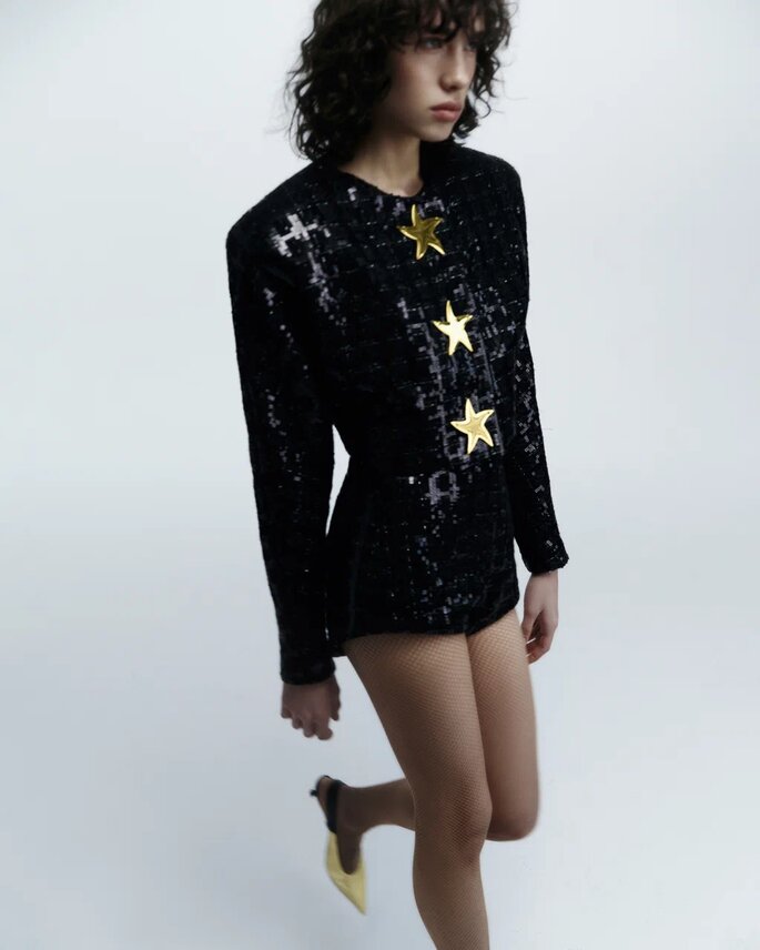 Костюм в клетку с декоративными звездами