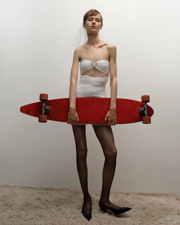 Платье бюстье с декоративной пряжкой